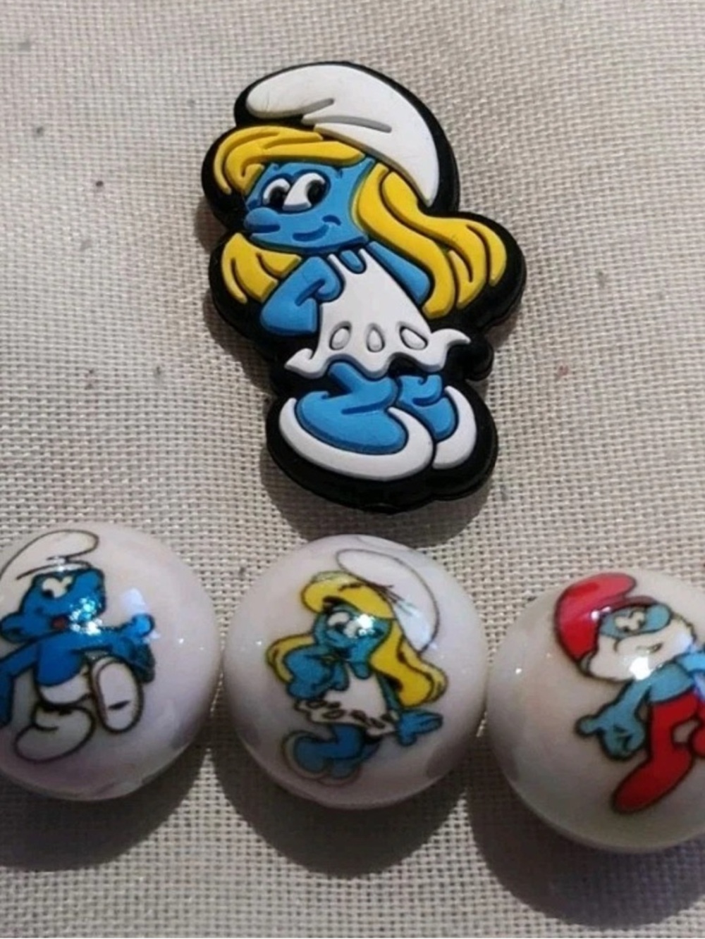 Smurfette focal bead with 3 Beads.